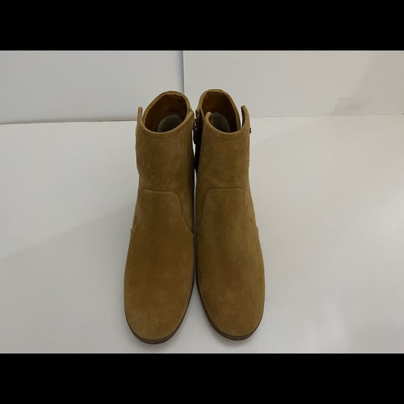 Tory Burch Shoes ~Tory Burch Suede Bootie ~Color: Tan ~Size: 7.5 - Picture 3 of 10